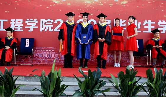 何东健.JPG